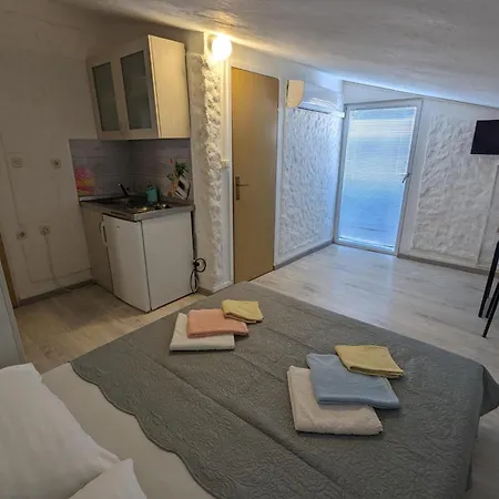 Kula Apartment *